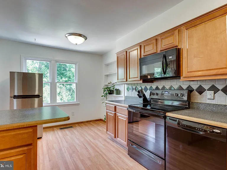 9427 Cherwek Dr — Photo 4