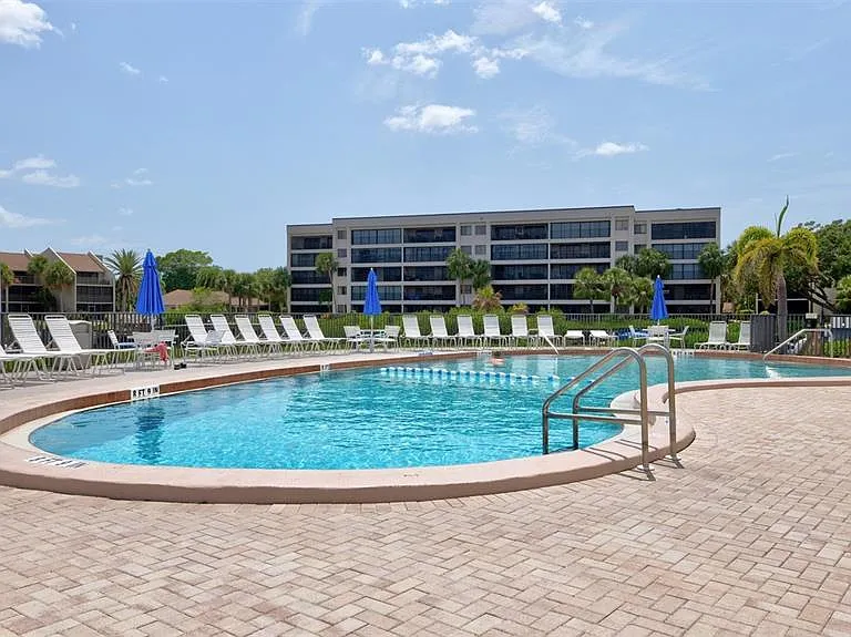 1700 Cove II Pl #310 — Photo 40