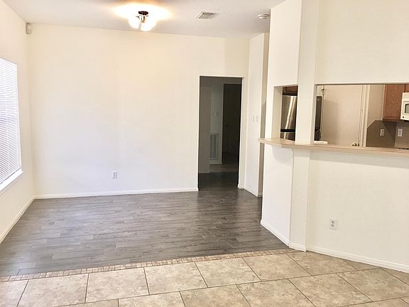 Enjoy all your meals in this large breakfast nook/dining area that has a large window allowing natural lighting in the mornings.