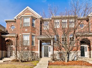 483 Prestwick Ln, Wheeling, IL 60090