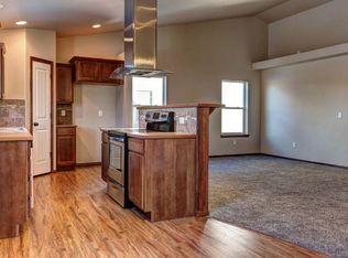 1315 25th St E, Williston, ND 58801