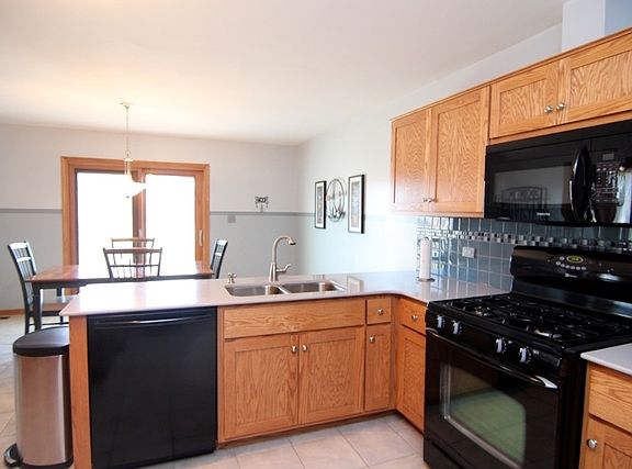 5th image of 2365 Bluestone Bay Dr
