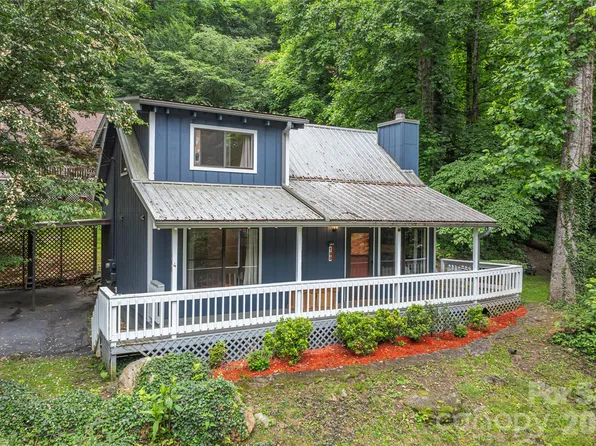 100 Bristol Ln, Maggie Valley, NC 28751