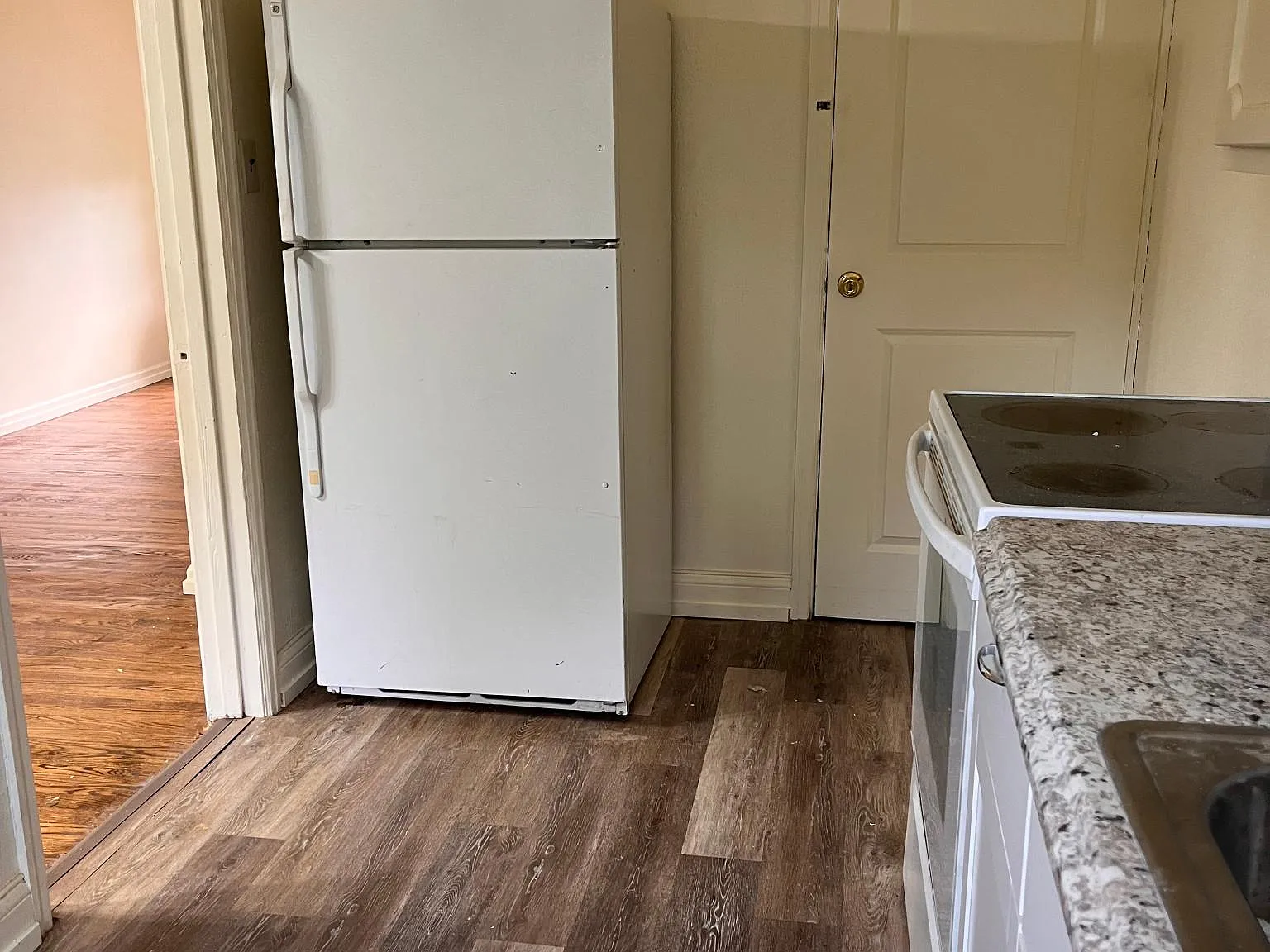2 bed, 1010 sqft, $905 — Photo 3
