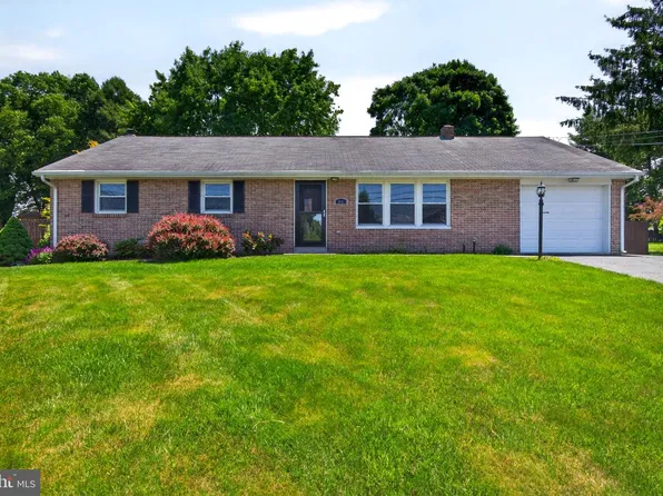 24 Snyder Hill Rd, Lititz, PA 17543