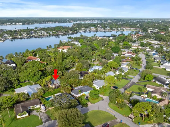 227 W Riverside Dr, Jupiter, FL 33469