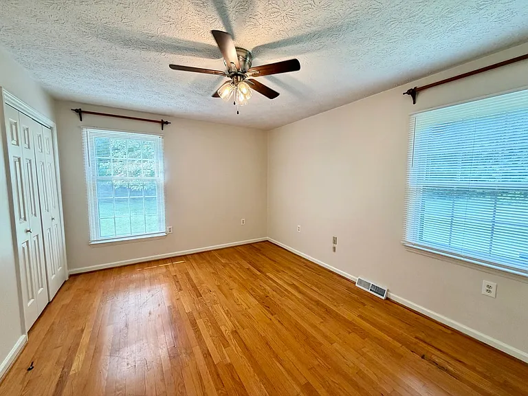 1168 Boyd St — Photo 14