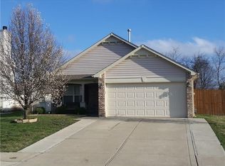 880 Heatherwood Dr, Greenwood, IN 46143