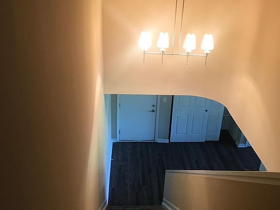 4th image of 27212 Gateway Dr S APT 204