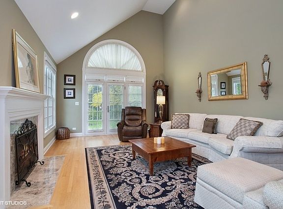 3rd image of 612 Wharton Dr
