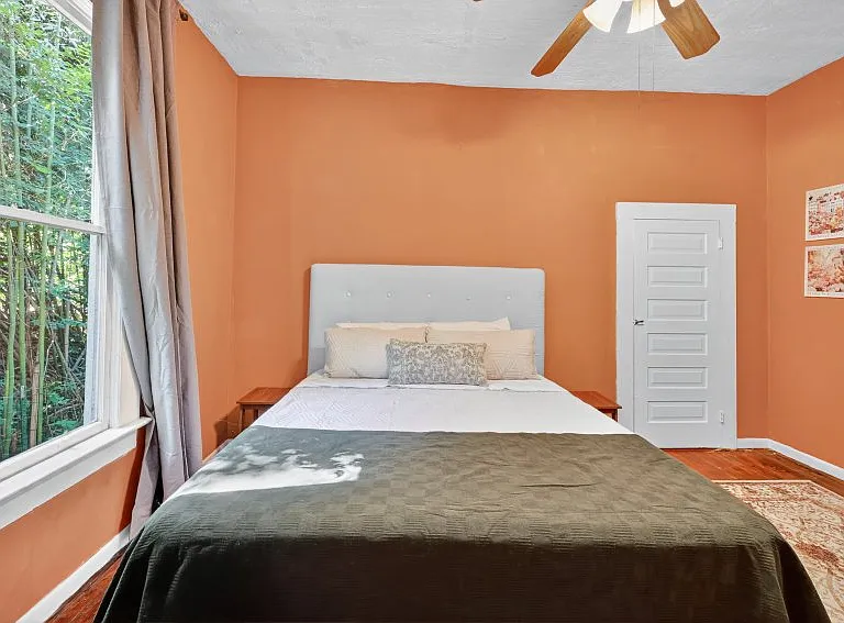 1455 E Broad St — Photo 29
