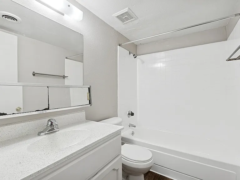 Bridge Lane Apartment Homes — Photo 13