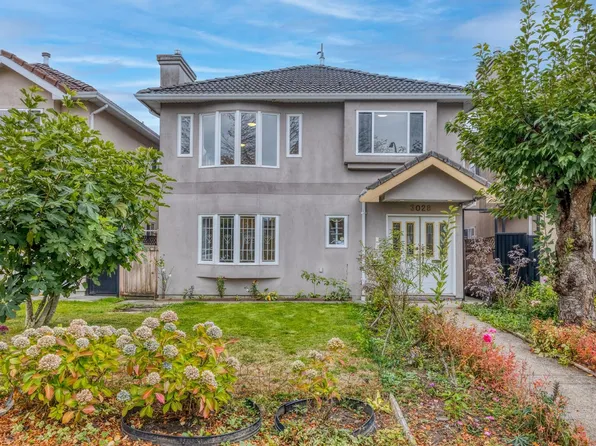 3028 E 26th Ave, Vancouver, BC V5R 1L6