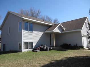 2408 5th Ave SE, Willmar, MN 56201