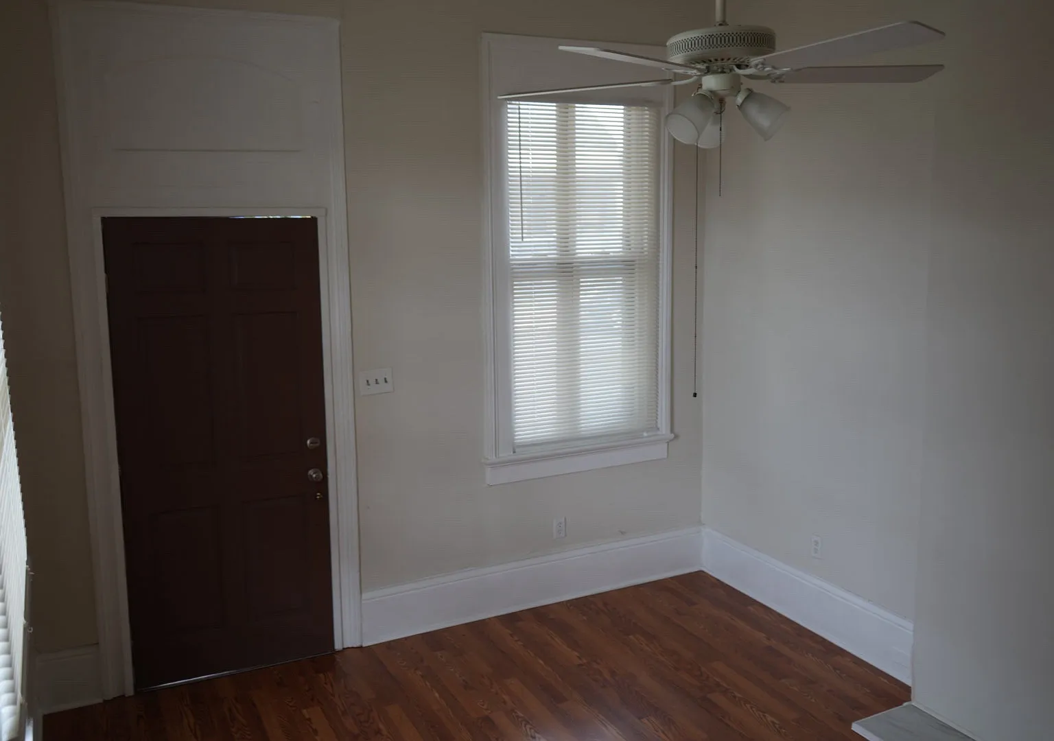2624 Jackson Ave — Photo 2