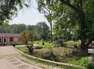 160 Parkside Ave, Aurora, IL 60505