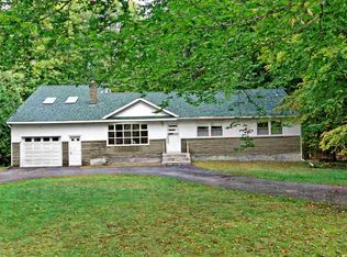 22 Vines Rd, Ballston Lake, NY 12019