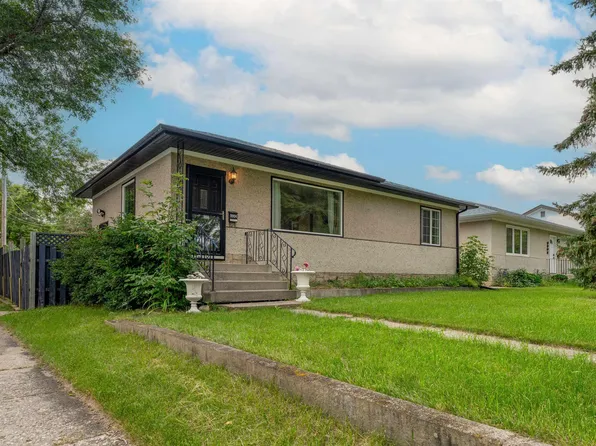 9904 109th St, Fort Saskatchewan, AB T8L 2K2