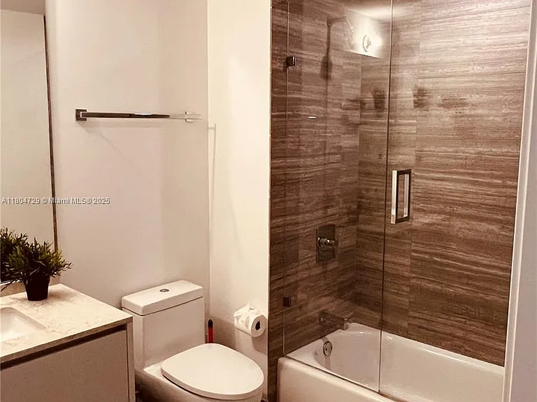 1010 Brickell Ave #2710 — Photo 6