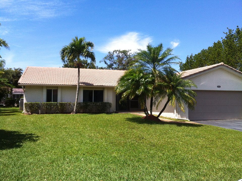 1st image of 1924 NW 90th Ln