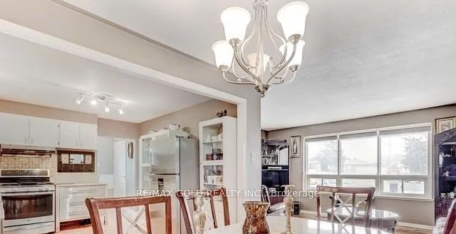 6 Monaco Ct — Photo 8