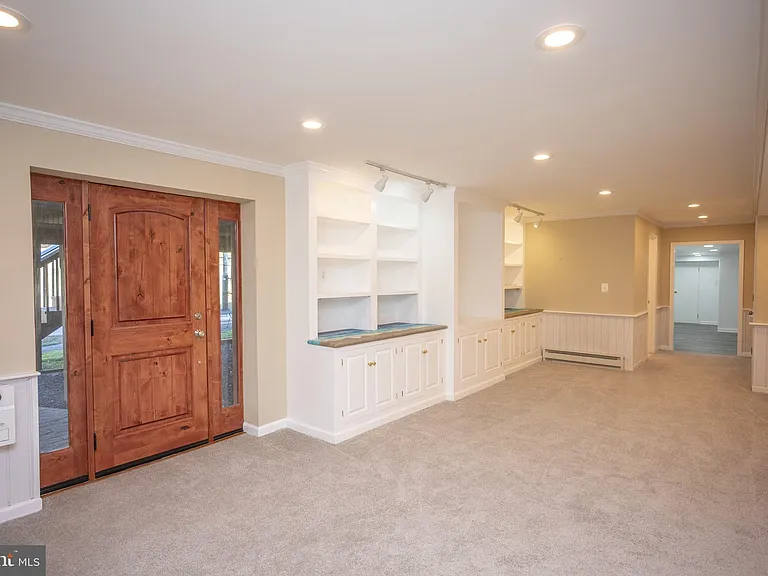 2104 Steuben Way — Photo 9