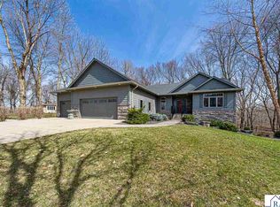 150 Joray Dr, Mankato, MN 56001