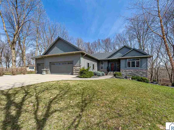 150 Joray Dr, Mankato, MN 56001