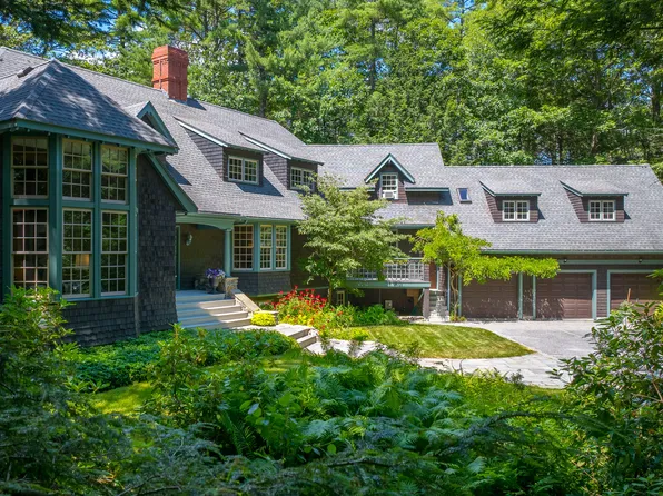 9 Scitterygussett Drive, Falmouth, ME 04105