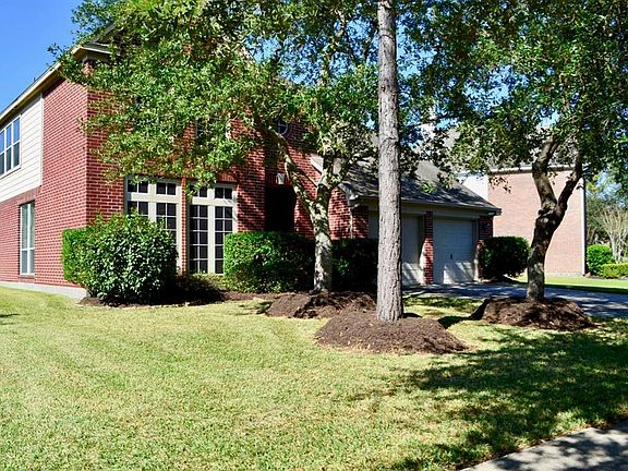 3rd image of 2809 Creek Bend Dr