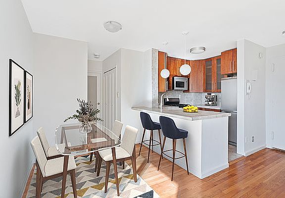 3rd image of 165 Christopher St APT 5CC