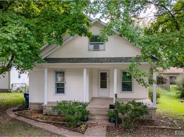 306 E 5th St, West Frankfort, IL 62896