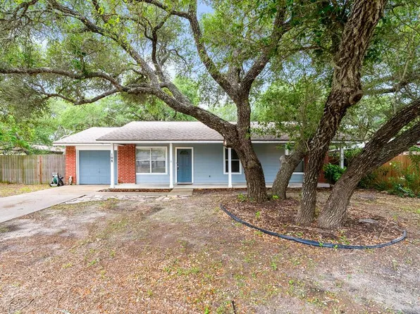 108 Barcelona Dr, Rockport, TX 78382