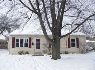 122 E Streamwood Blvd, Streamwood, IL 60107