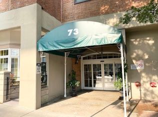 73 McCaul St #638, Toronto, ON M5T 2X2