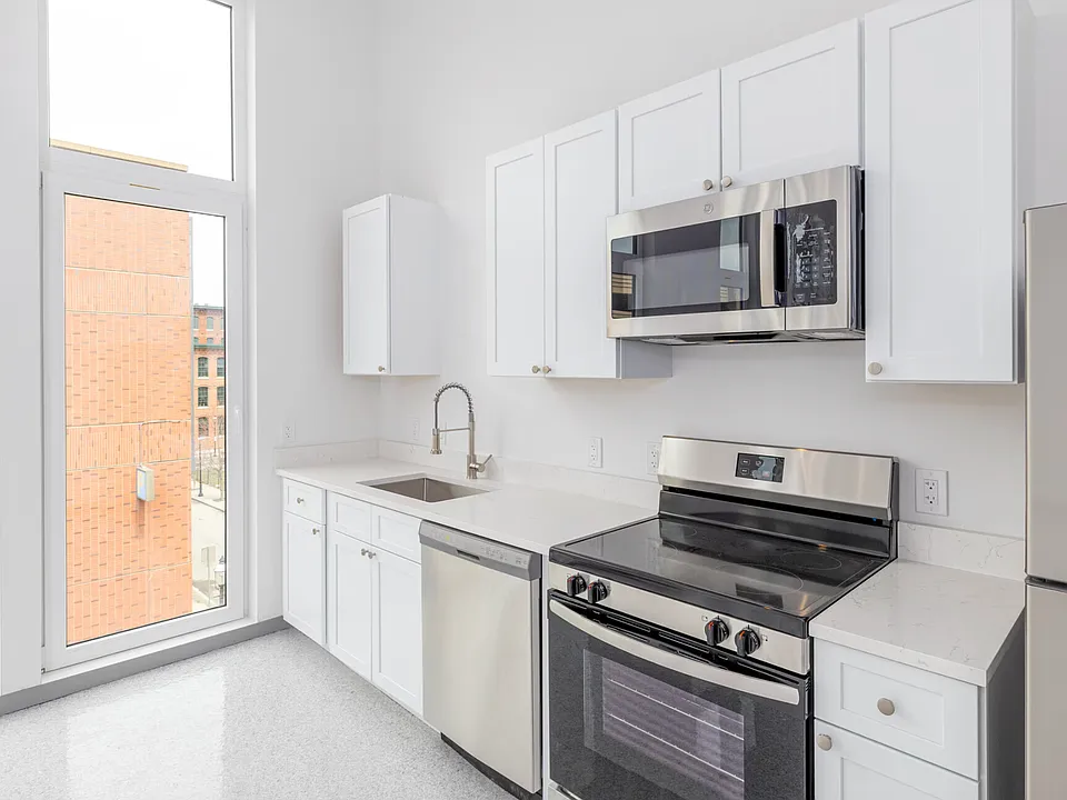78-80 Middlesex St #301