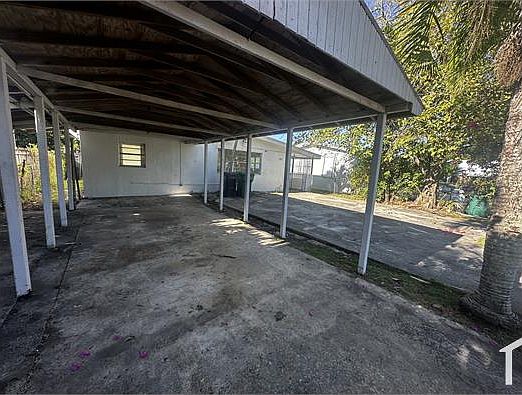4th image of 821 SW 2nd St