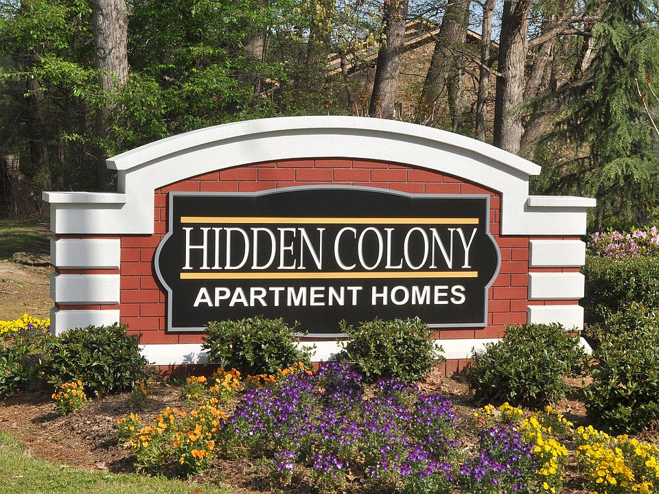Hidden Colony Apartments Sign