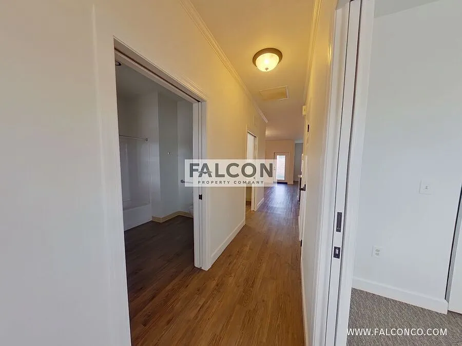 Extraordinary Townhome In Stetson Hills! — Photo 3