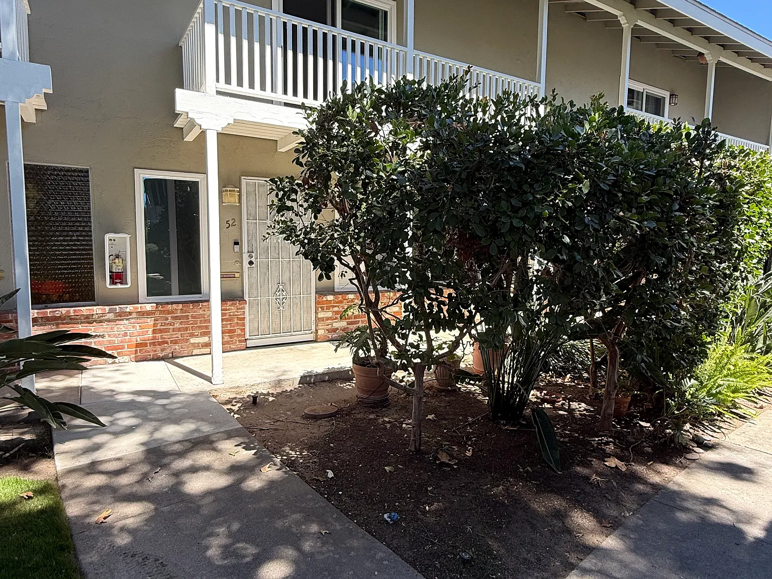 2 bed, 1.5 bath, 1050 sqft, $3,100 — Photo 1