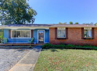 1401 Arrow Wood Rd, Knoxville, TN 37919