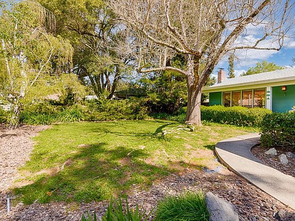 3rd image of 251 Hermosa Court