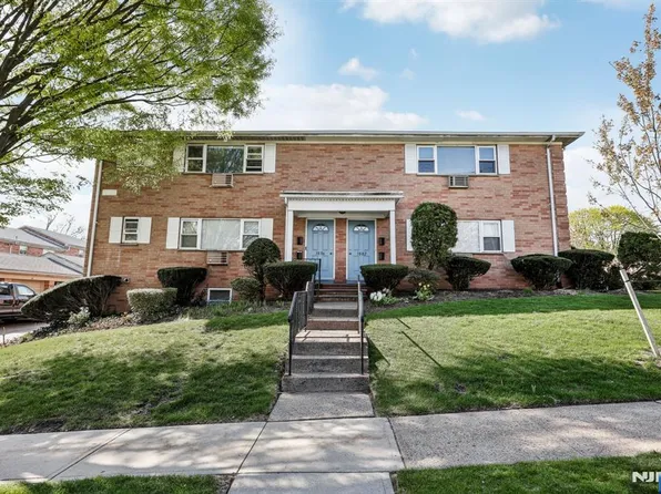 38-02B Dobrin Ct #B, Fair Lawn, NJ 07410
