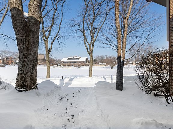 Lake View out the front door!