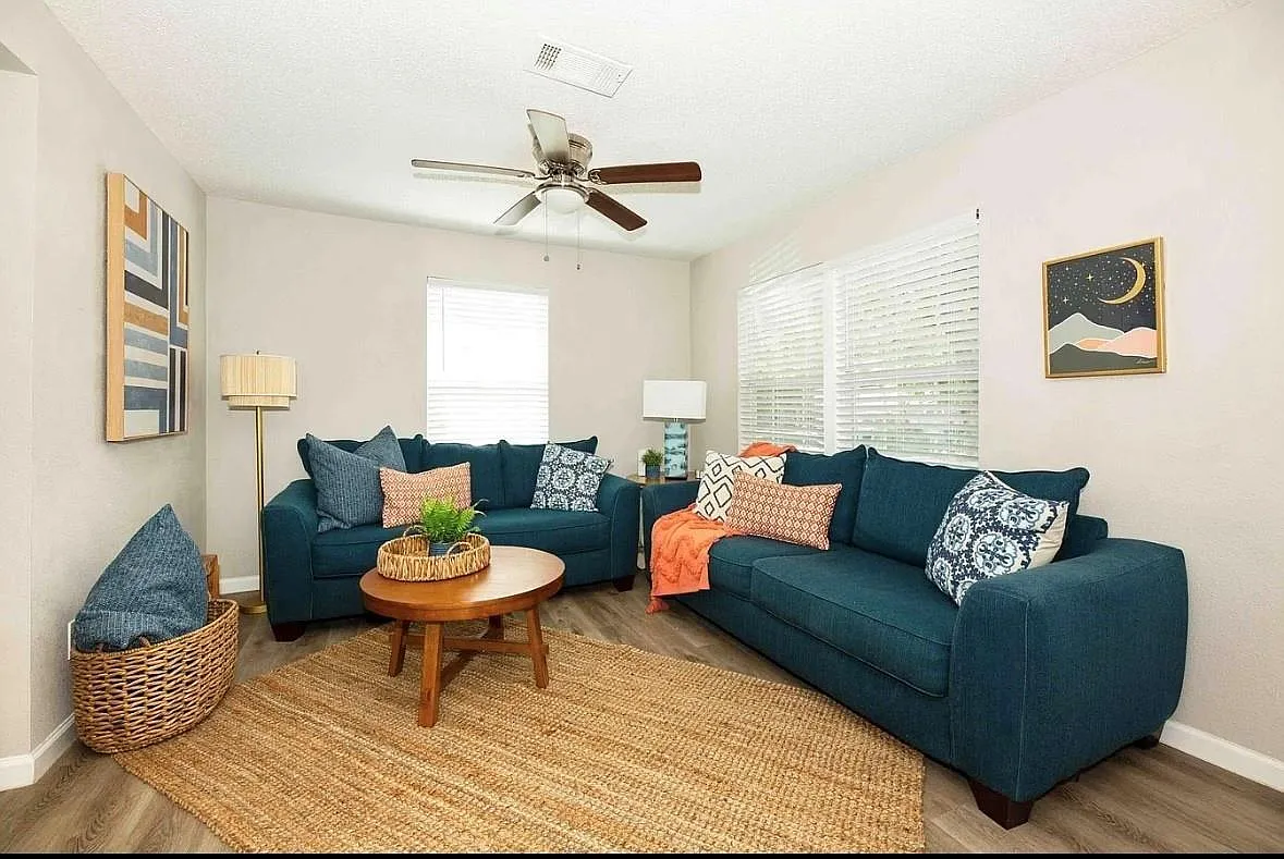 2 bed, 2.0 bath, 996 sqft, $1,800 — Photo 4