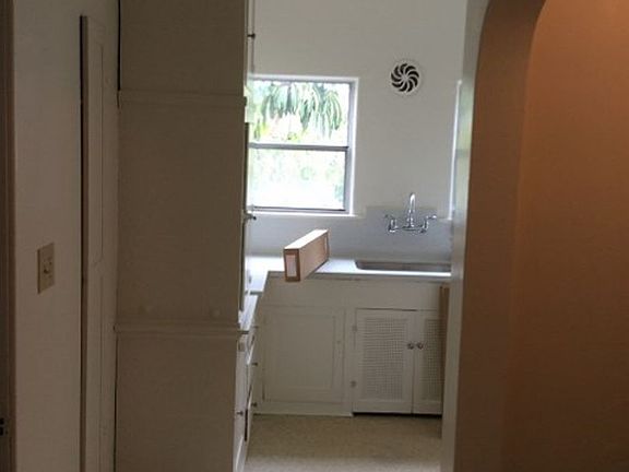 5th image of 1918 29th St APT C