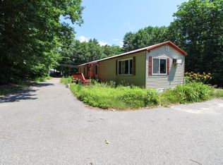 621 River Rd, Buxton, ME 04093
