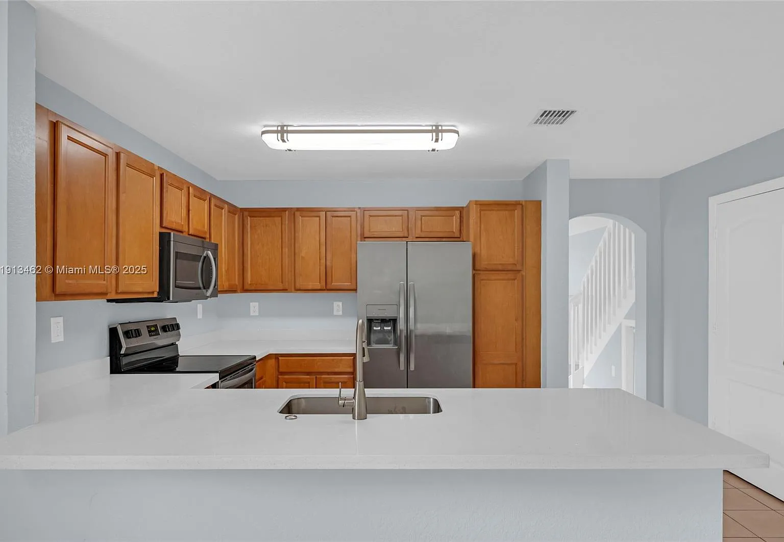 3 bed, 2.5 bath, 1697 sqft, $3,075 — Photo 3