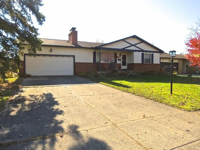 1501 Firwood Dr photo 1