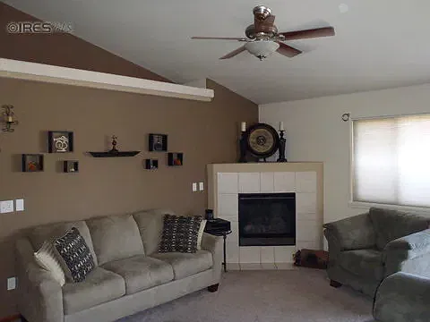 5 bed, 3204 sqft, $3,200 — Photo 2